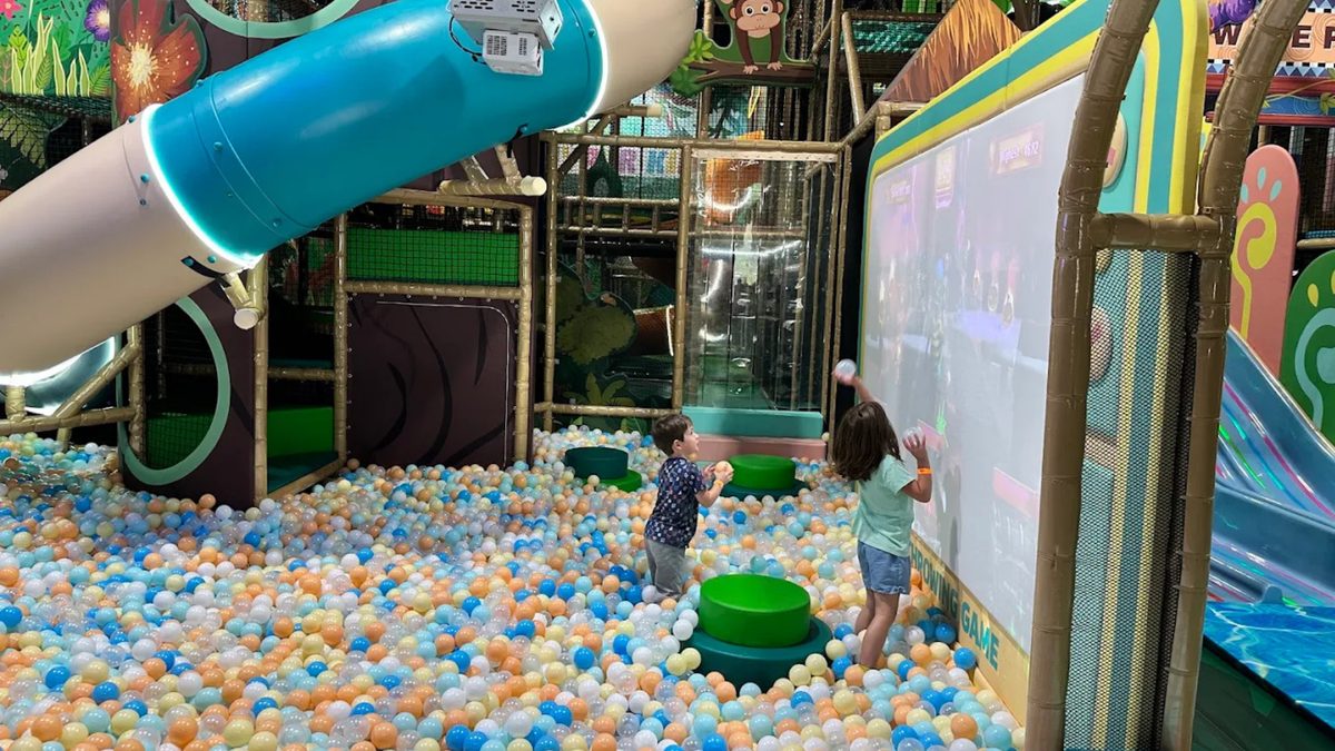 7 Reasons Fayetteville Parents Are Choosing Indoor Playgrounds for Family Fun